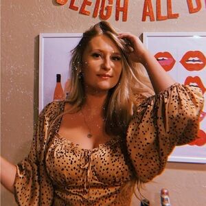 Elegant Women's Tan and Black Spotted Crop Top